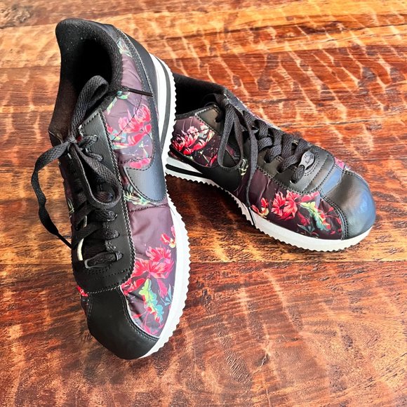 Nike Other - Nike Cortez Basic Nylon Floral 9.5